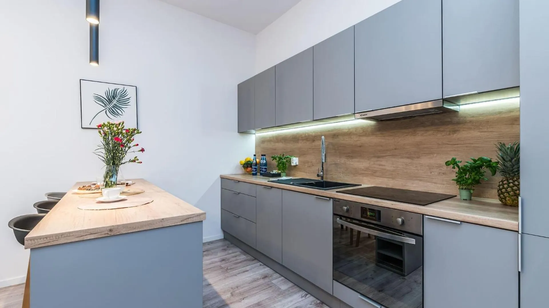 Rent Like Home - Walonska 15 Wroclaw 0*,